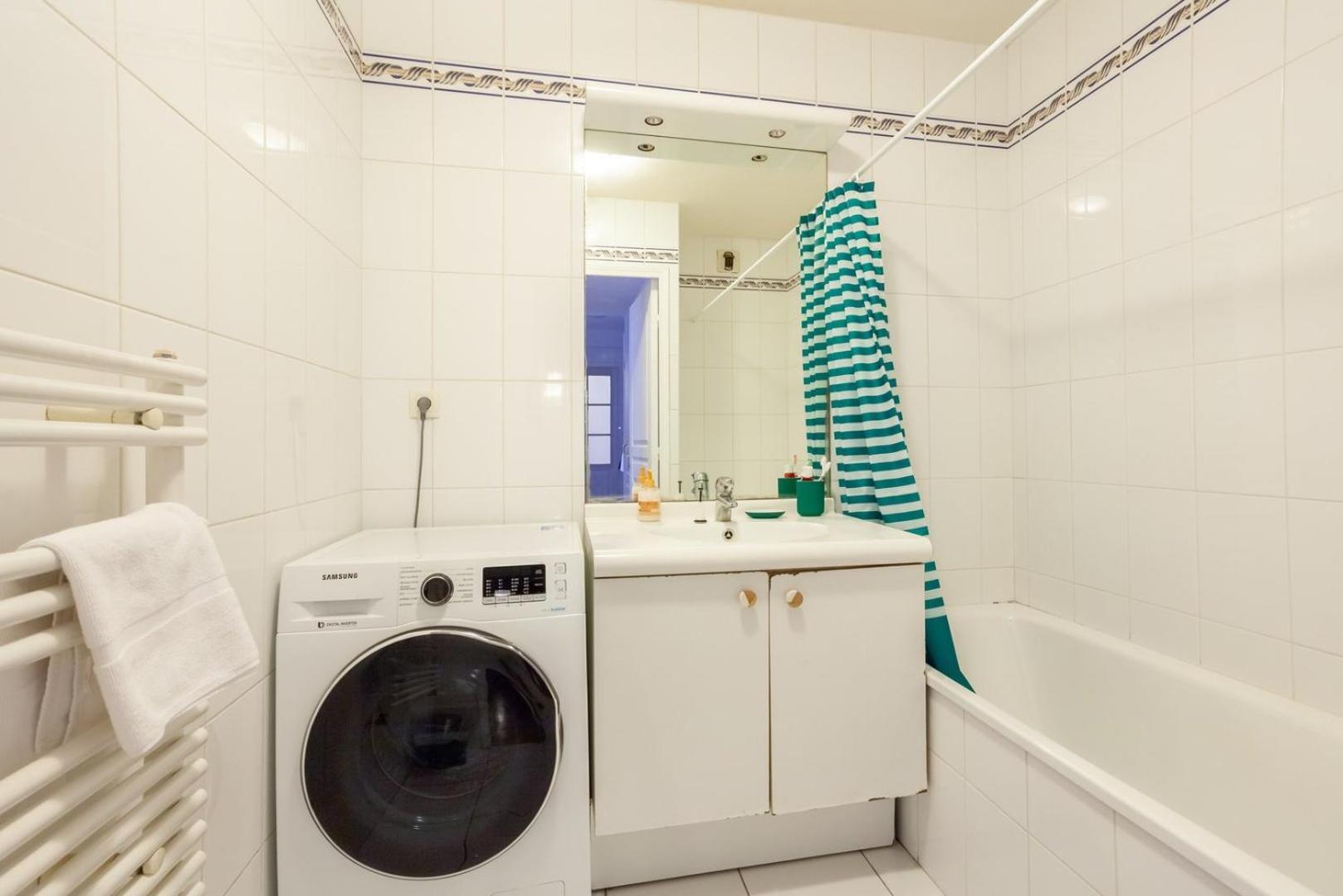 Spacious 1Br | Near City Center & Baby-Friendly! Appartement Lyon Buitenkant foto
